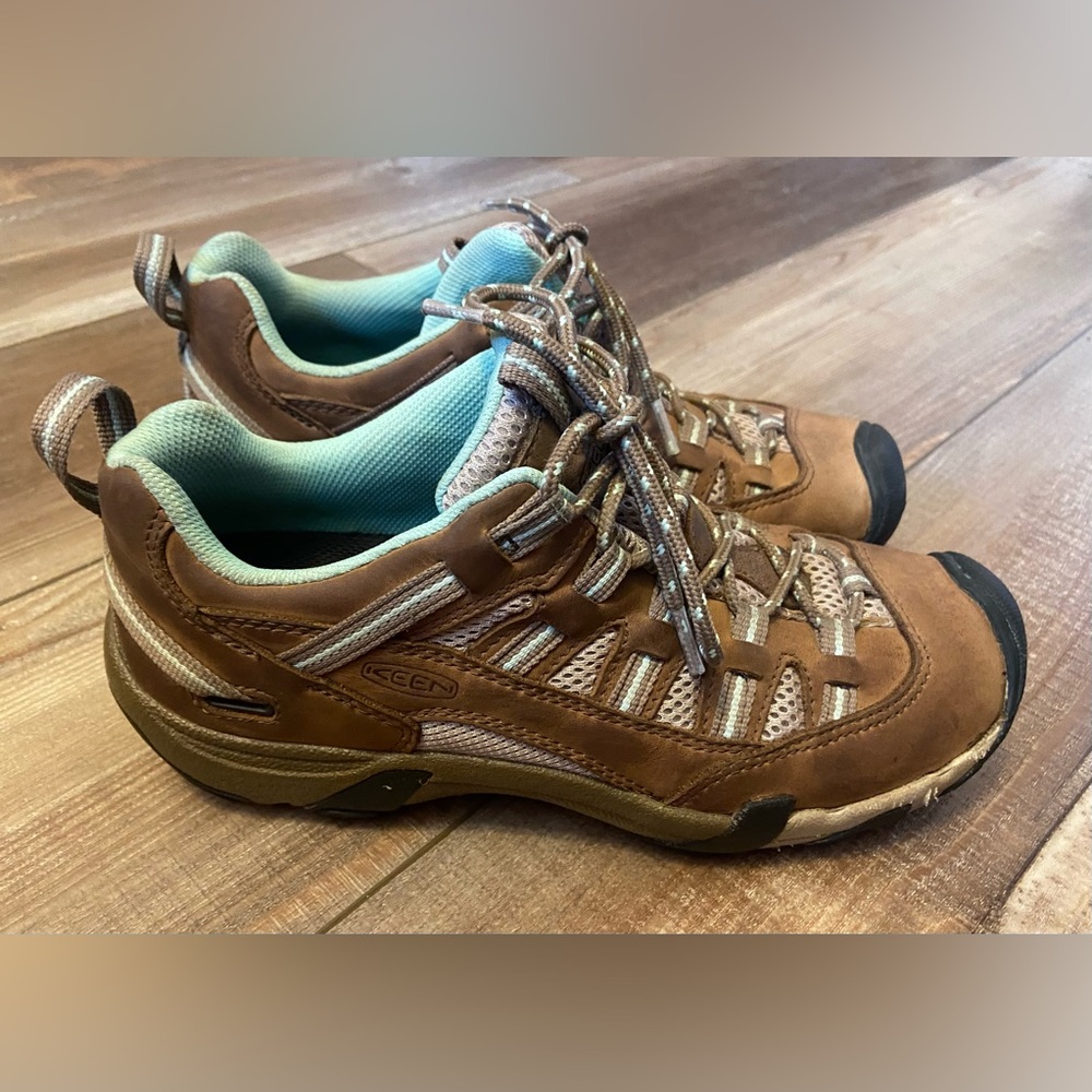 Keen Brown Lace Up Boots with Teal Accents